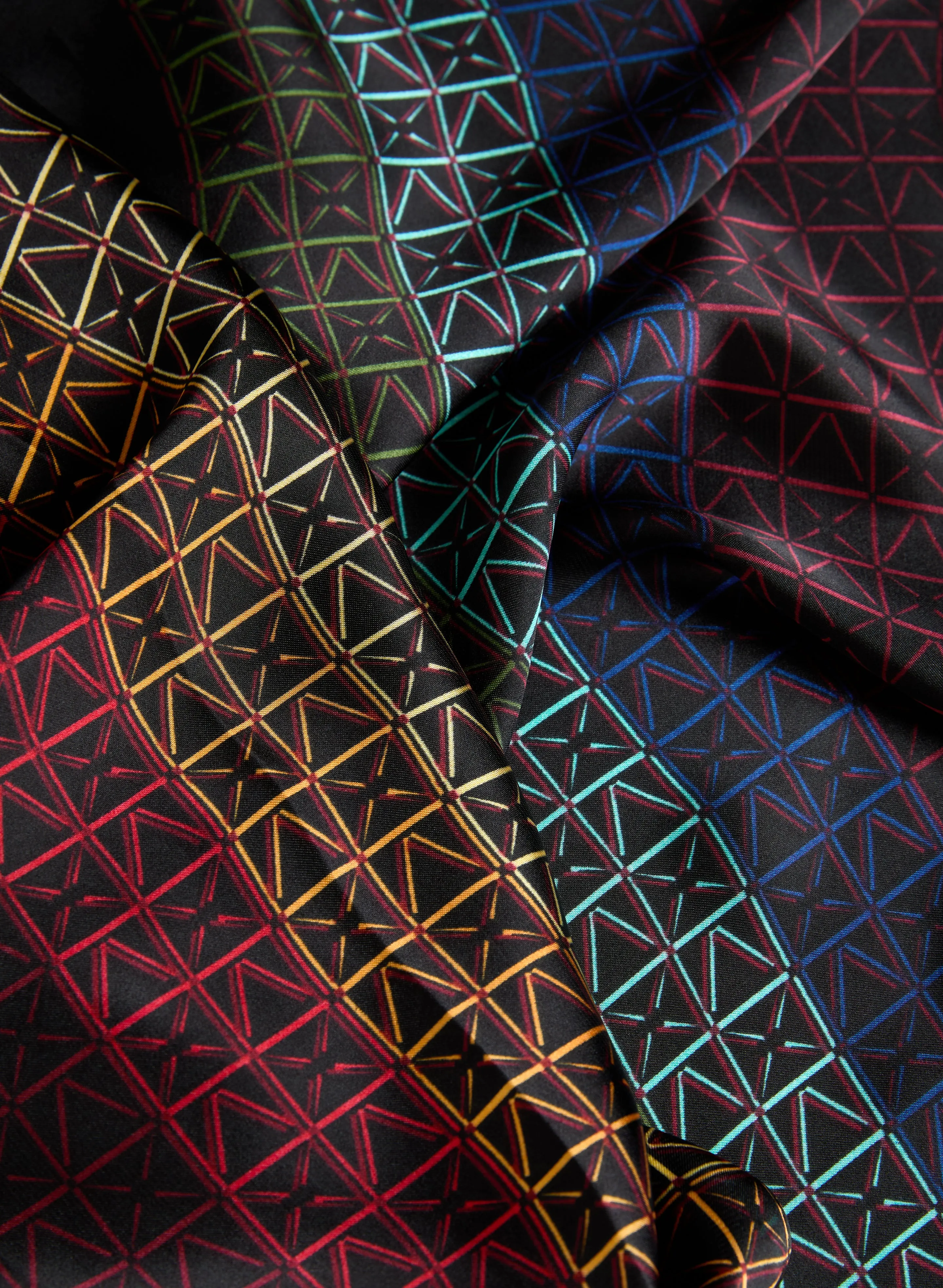 Gradient Geometric Pattern Scarf