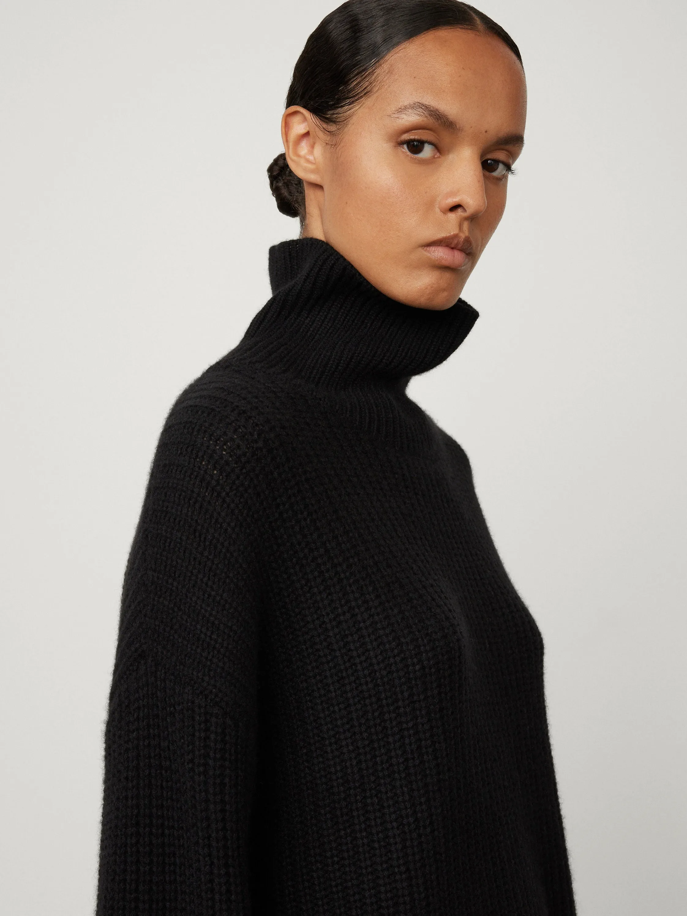 Therese Sweater - Stylish Women's Knitwear for Winter Fashion