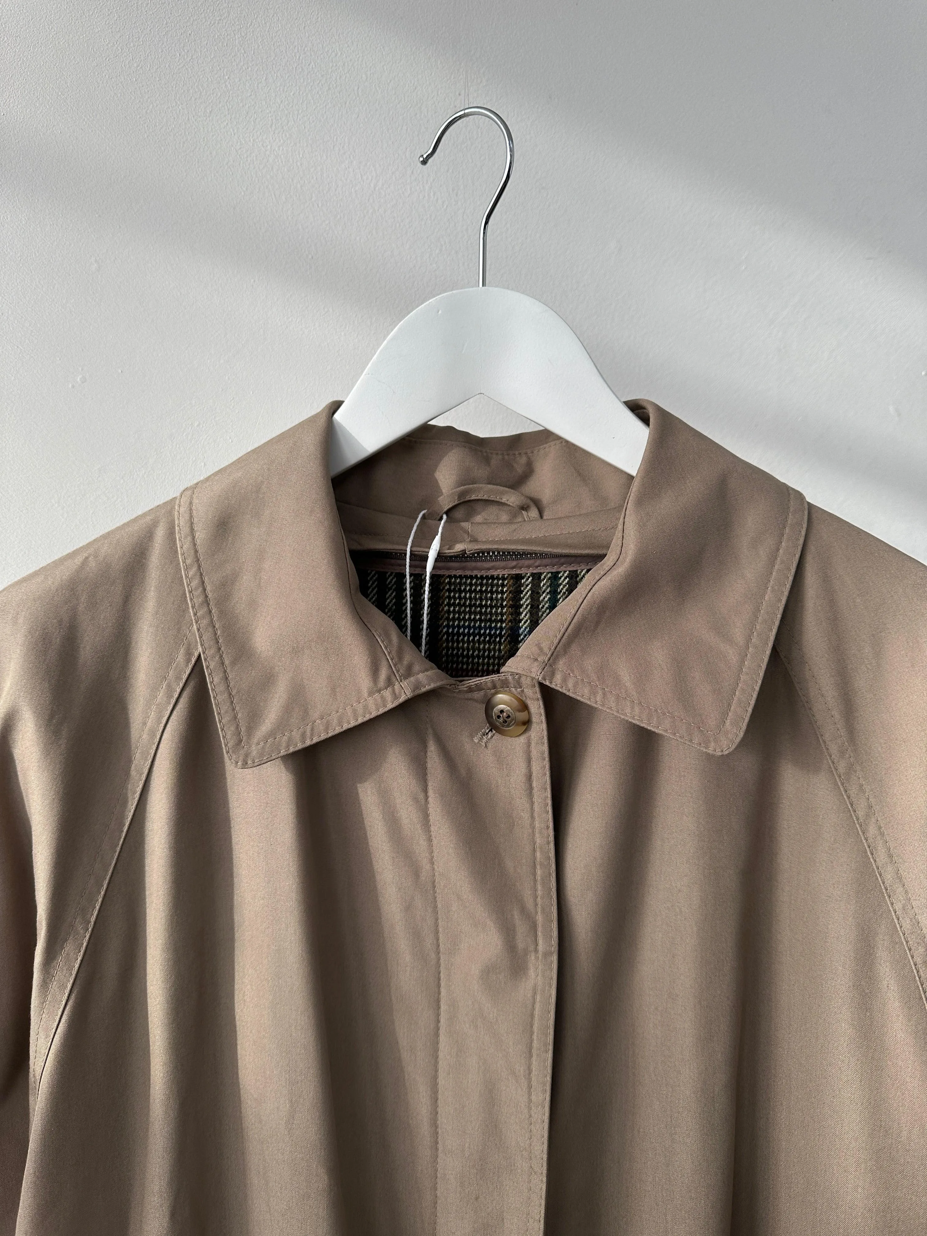 Vintage Water Resistant Trench Coat - M/L with Concealed Placket